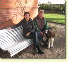 Gertrud och Pelle p&aring; b&auml;nken